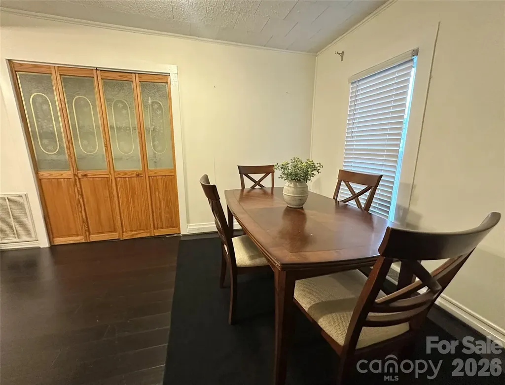 1912 Graham Street Gastonia NC 28052