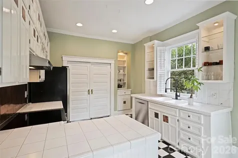 712 Sunnyside Avenue Charlotte NC 28204