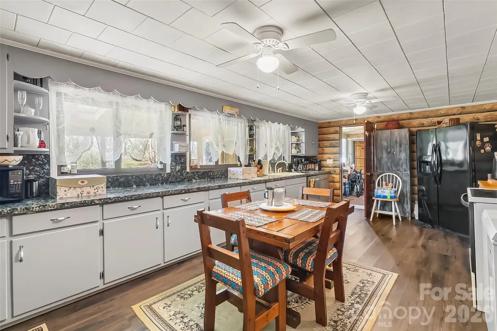 2706 Connelly Springs Road Granite Falls NC 28630
