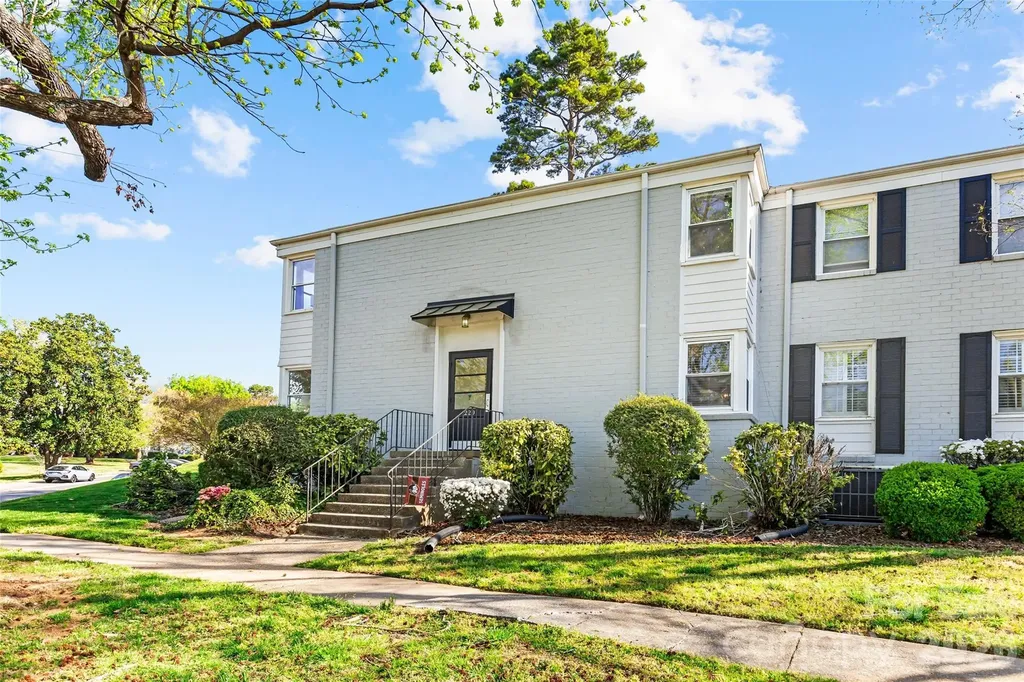 220 Wakefield Drive Charlotte NC 28209