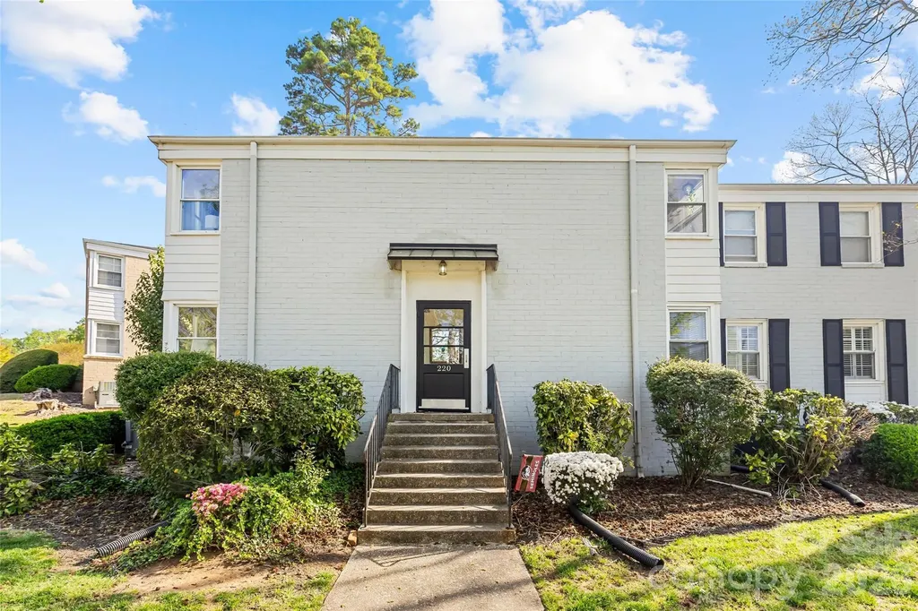 220 Wakefield Drive Charlotte NC 28209