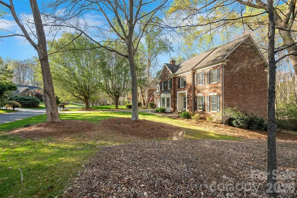 902 Hoke Trail Cramerton NC 28032