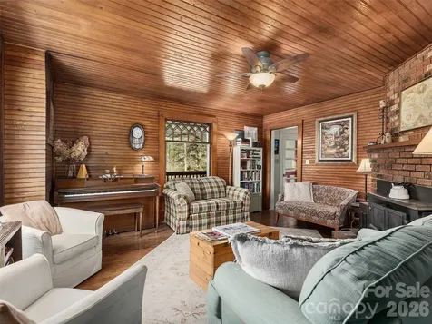 608 Evans Road Canton NC 28716