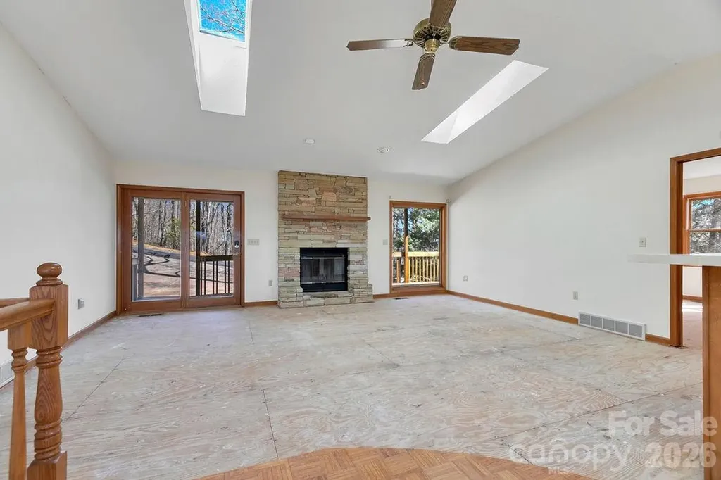 416 Kanasgowa Drive Brevard NC 28712