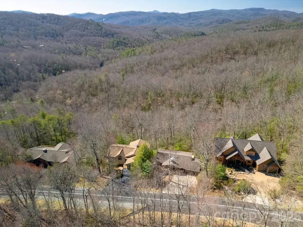 416 Kanasgowa Drive Brevard NC 28712