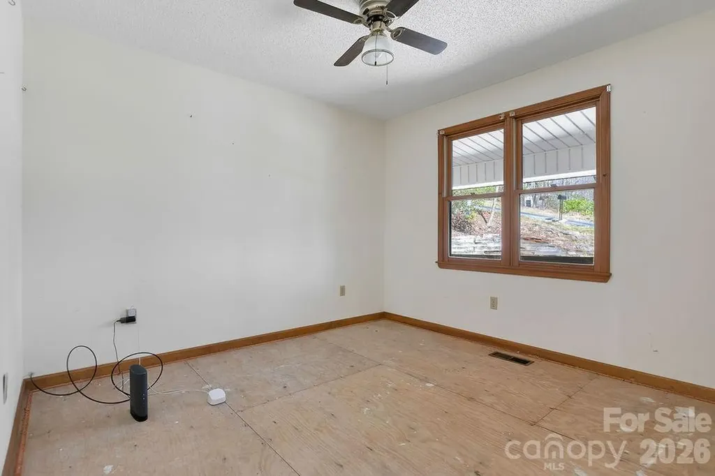 416 Kanasgowa Drive Brevard NC 28712