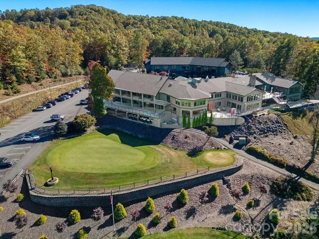 416 Kanasgowa Drive Brevard NC 28712