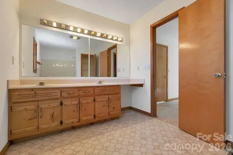 416 Kanasgowa Drive Brevard NC 28712