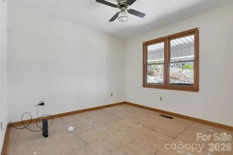 416 Kanasgowa Drive Brevard NC 28712