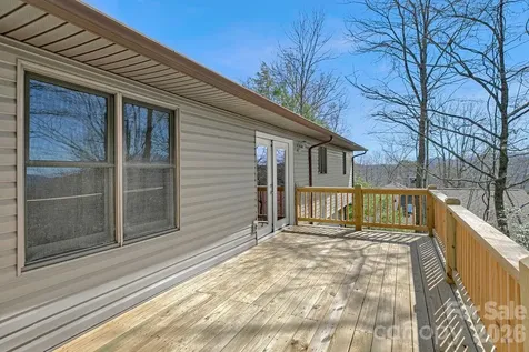 416 Kanasgowa Drive Brevard NC 28712