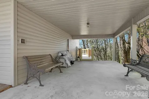 416 Kanasgowa Drive Brevard NC 28712