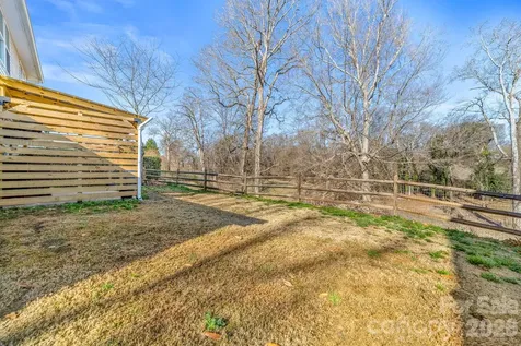 211 Howe Street Belmont NC 28012