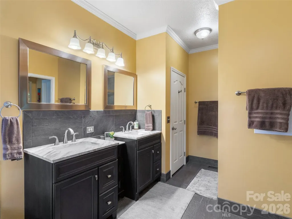 33 Copper Penny Lane Burnsville NC 28714