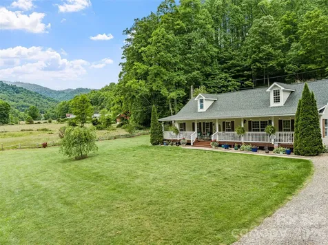 33 Copper Penny Lane Burnsville NC 28714