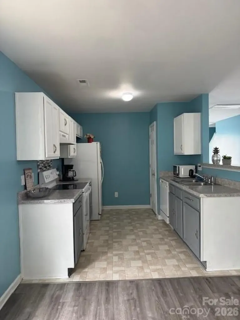3514 Crestridge Drive Charlotte NC 28217