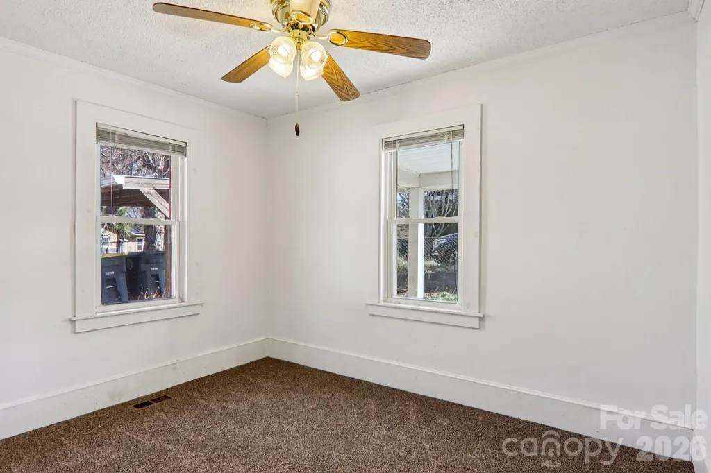 24 Pelzer Street Asheville NC 28804