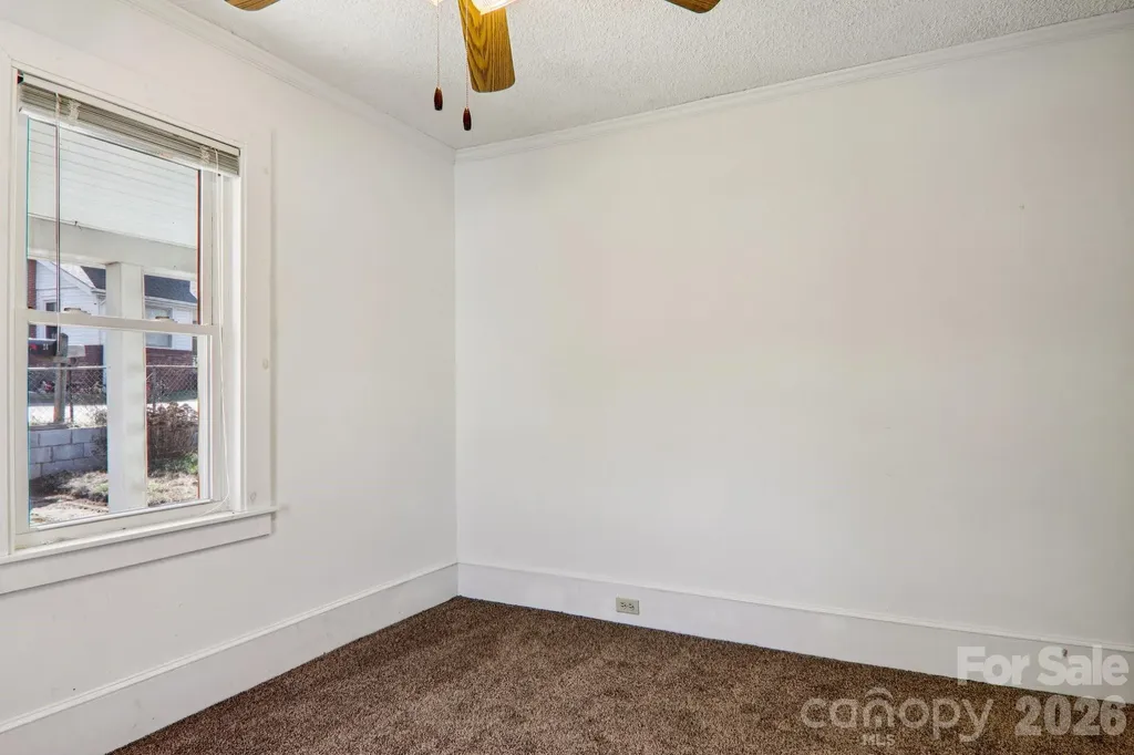 24 Pelzer Street Asheville NC 28804