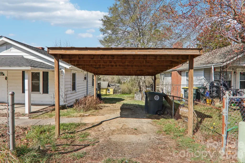 24 Pelzer Street Asheville NC 28804