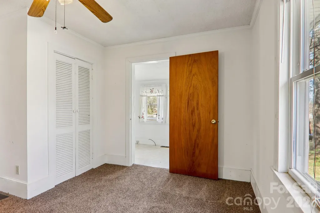 24 Pelzer Street Asheville NC 28804