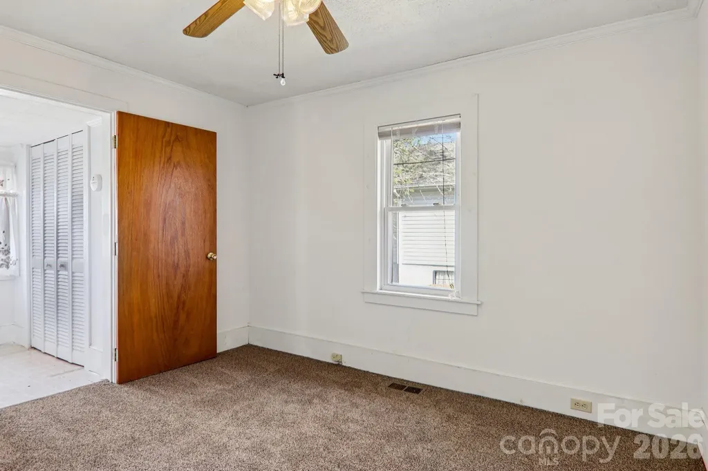 24 Pelzer Street Asheville NC 28804
