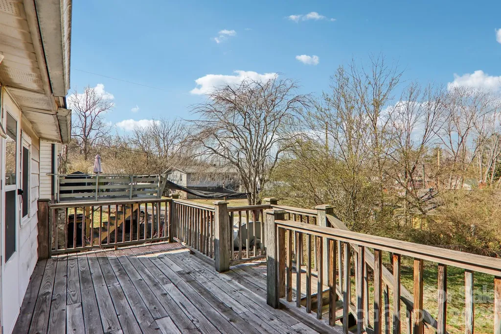 24 Pelzer Street Asheville NC 28804