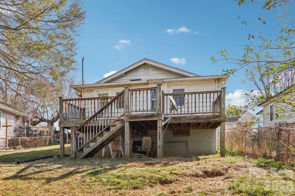 24 Pelzer Street Asheville NC 28804