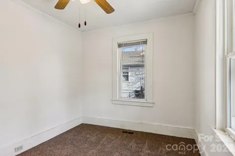 24 Pelzer Street Asheville NC 28804