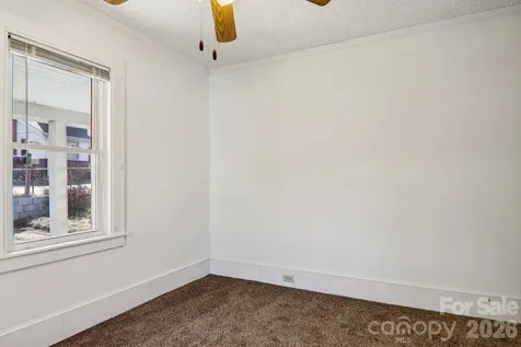 24 Pelzer Street Asheville NC 28804