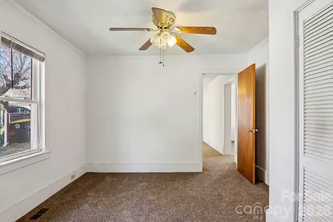24 Pelzer Street Asheville NC 28804