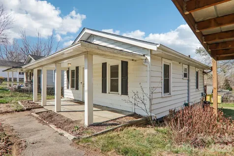 24 Pelzer Street Asheville NC 28804