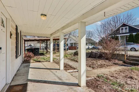 24 Pelzer Street Asheville NC 28804