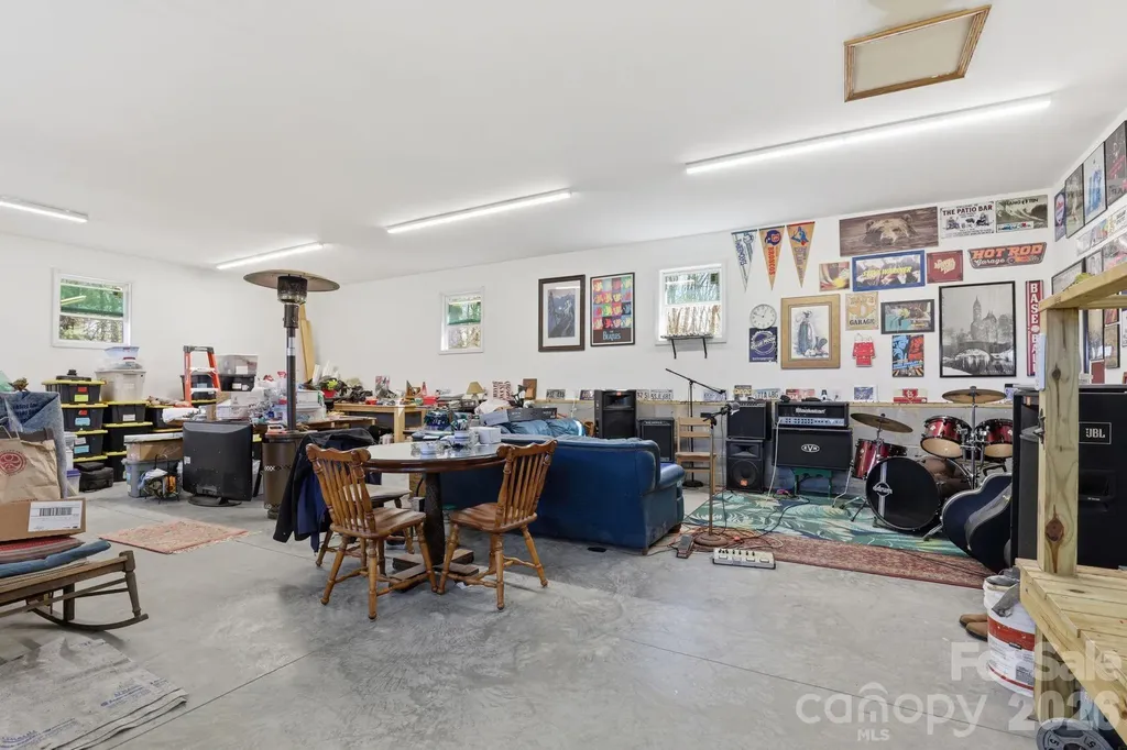 6998 Nobby Lail Road Connelly Springs NC 28612