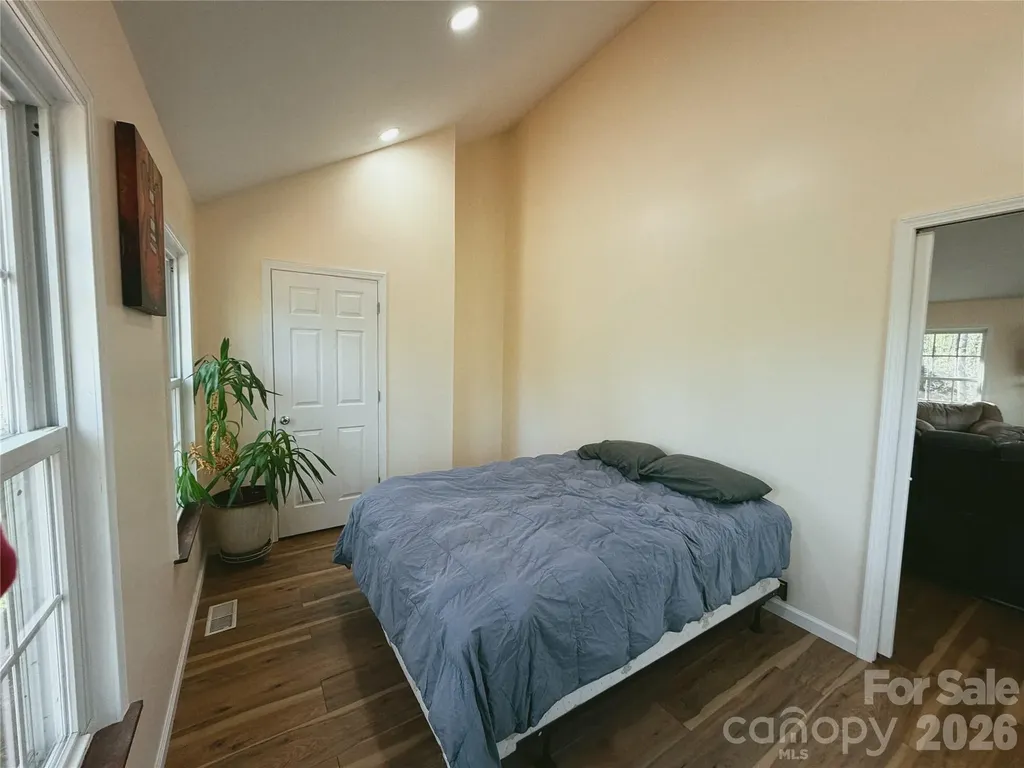 6051 Pointe West Lane Vale NC 28168