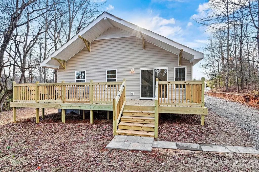 6051 Pointe West Lane Vale NC 28168