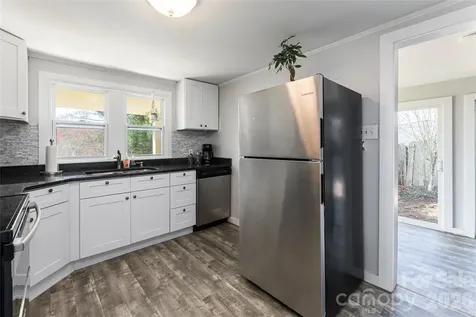 203 Pine Street Candler NC 28715