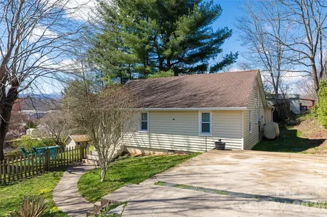 203 Pine Street Candler NC 28715