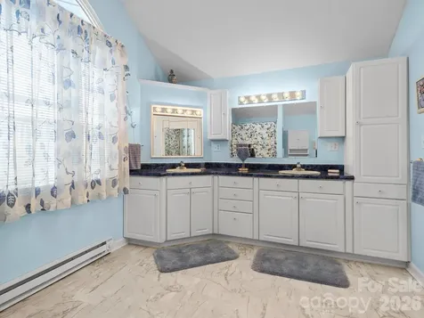 727 Jenkins Valley Road Alexander NC 28701