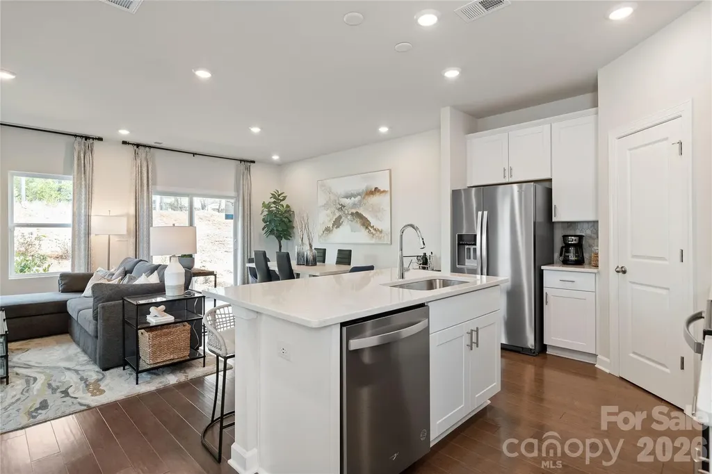 8204 Hidden Springs Trail Charlotte NC 28216