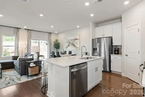 8204 Hidden Springs Trail Charlotte NC 28216