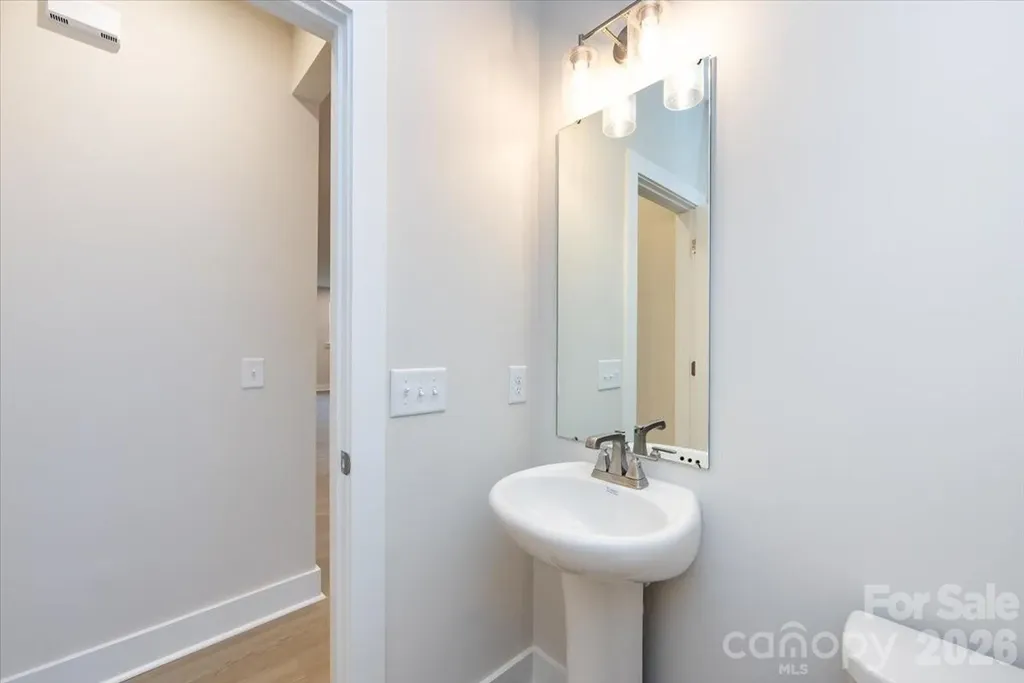 6012 Pivot Court Charlotte NC 28205