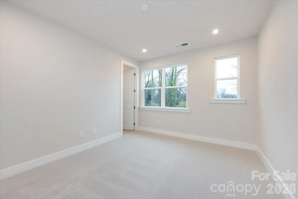 6012 Pivot Court Charlotte NC 28205