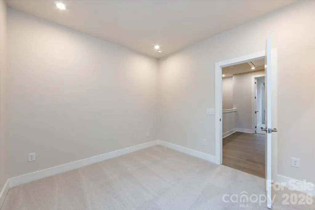 6012 Pivot Court Charlotte NC 28205