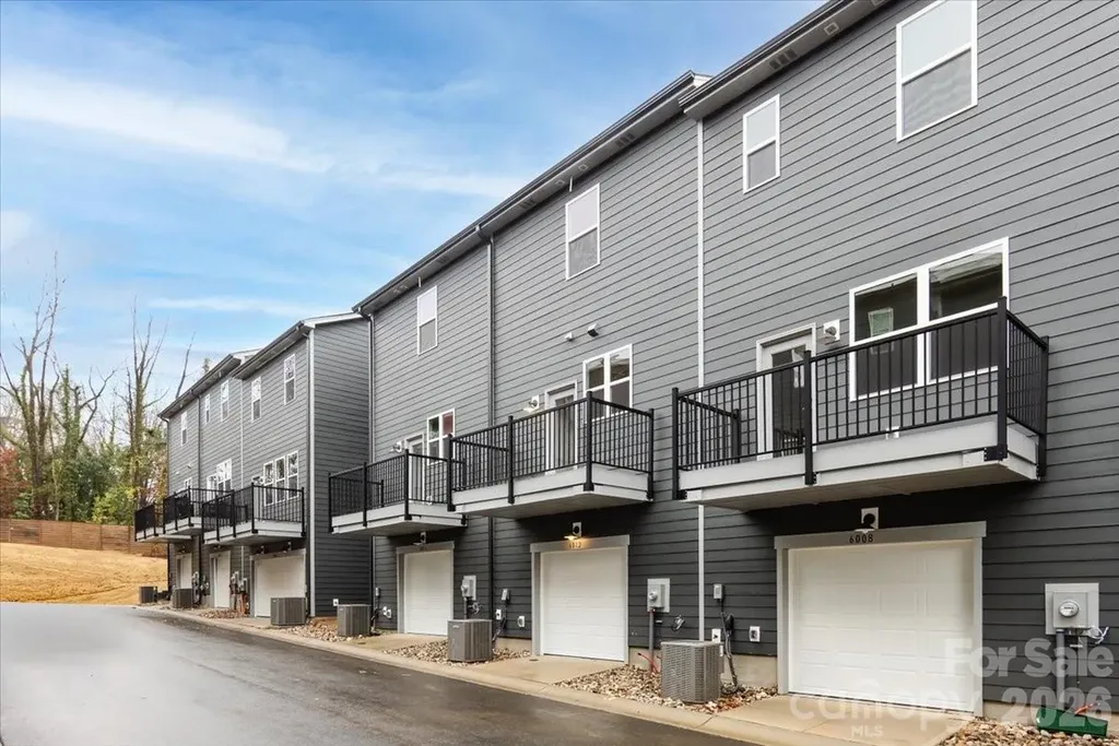 6012 Pivot Court Charlotte NC 28205