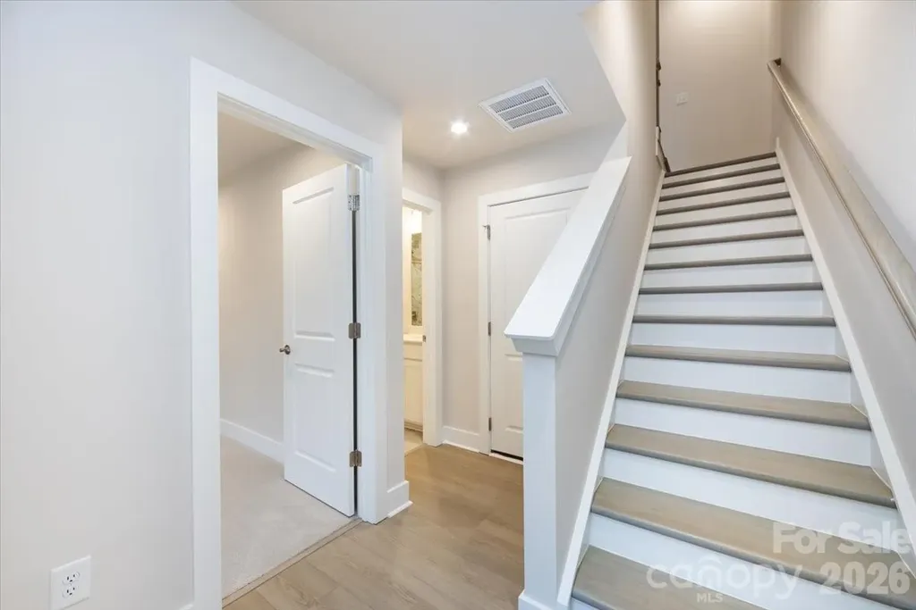 6012 Pivot Court Charlotte NC 28205