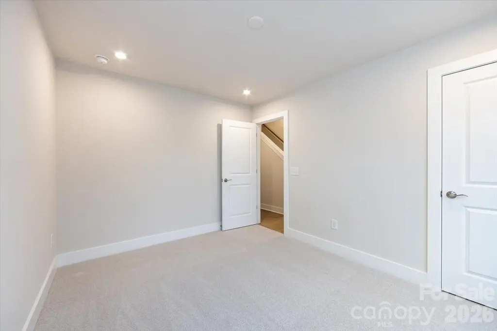 6012 Pivot Court Charlotte NC 28205
