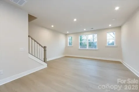 6012 Pivot Court Charlotte NC 28205