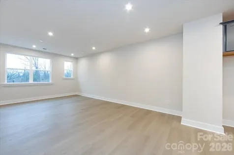 6012 Pivot Court Charlotte NC 28205