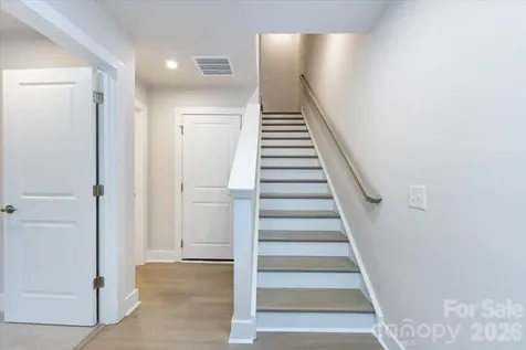 6012 Pivot Court Charlotte NC 28205