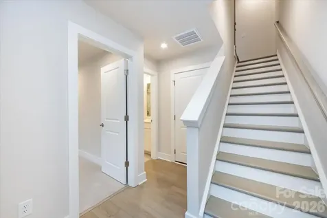 6012 Pivot Court Charlotte NC 28205