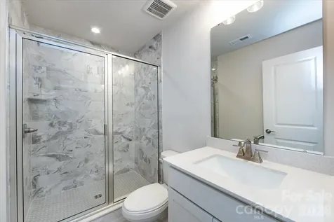 6012 Pivot Court Charlotte NC 28205